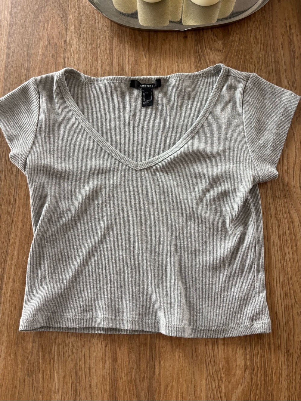 Forever 21 Ribbed V-Neck Baby Tee in Light Gray